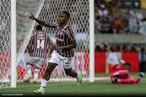 Multifun Es Gar Om E Decisivo Jhon Arias O Her I Do Fluminense Na