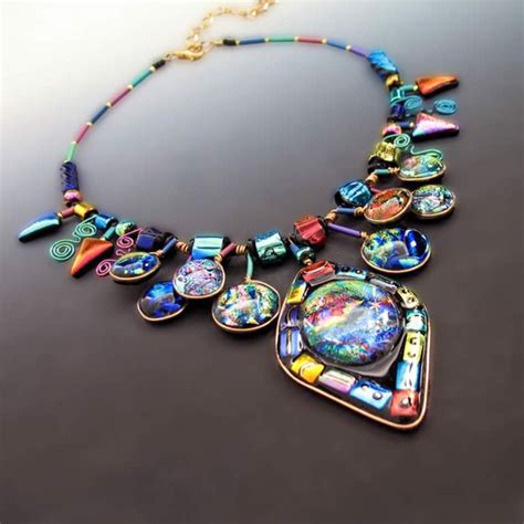 25 Pieces of Elegant & Fashionable Glass Jewelry | Pouted.com