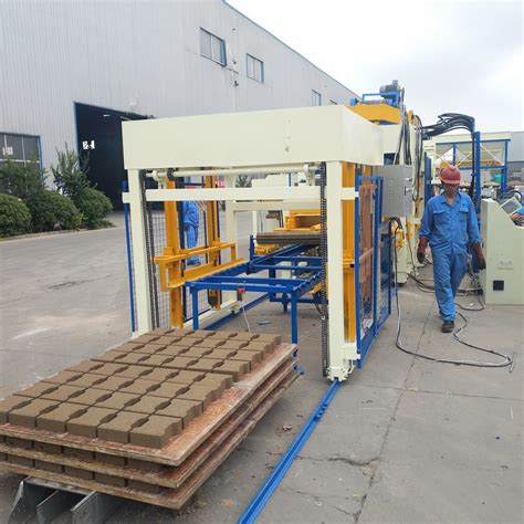 Hot Sale Qt Cement Interlocking Brick Making Machinery Automatic