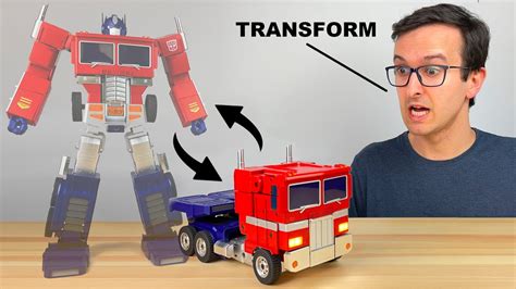 Auto Transforming Optimus Prime by Robosen - YouTube