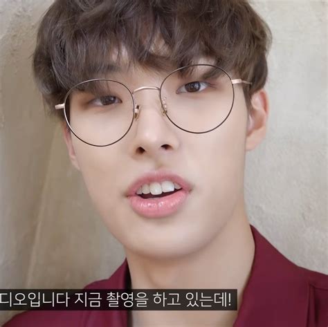 Pin By 🎀 On ♥︎ Ateez ɞﾟ₊ Glasses Round Glass Glass