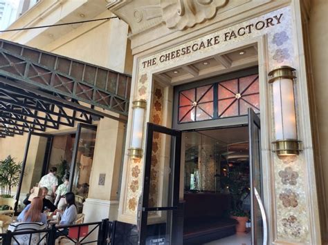 レストラン予約手配サービス ザ・チーズケーキ・ファクトリー（ロイヤル・ハワイアン・センター店）（the Cheesecake Factory