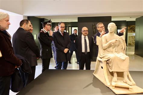 La Scultura Orfeo E Le Sirene Consegnata Al MarTa Di Taranto La