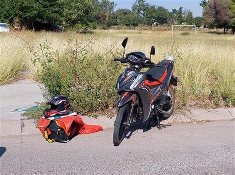 Muere pescador al chocar en su moto contra un camión urbano en Los