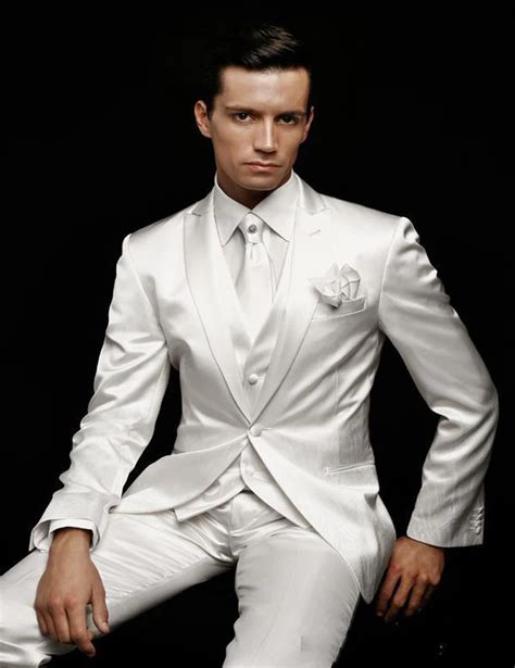 Slim Fit Custom Made Groom Tuxedos Peak Lapel Best Man Suit Ivory Groomsman Bridegroom Wedding