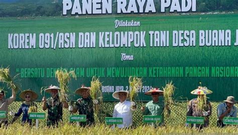 Panen Raya Padi Di Kukar Pj Gubernur Penuhi Ketahanan Pangan Nusantara