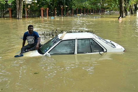 Malasia Al Menos Muertos Y Mil Desplazados Dejan Inundaciones