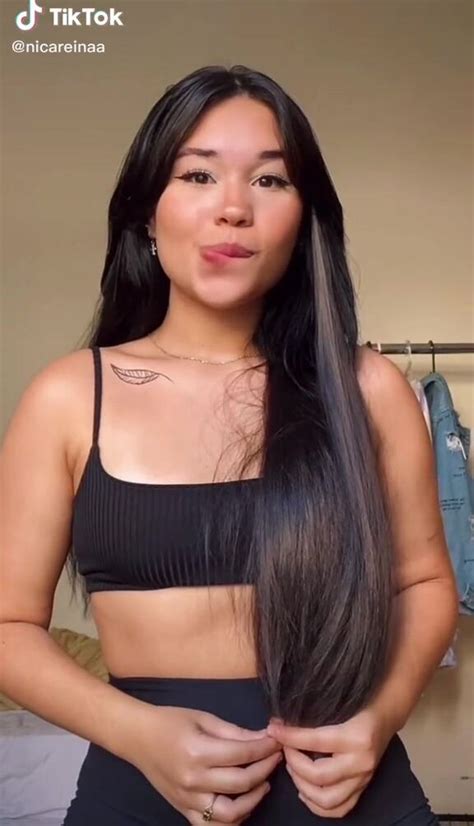 Hot Nica Reina Shows Cleavage In Black Crop Top Sexyfilter