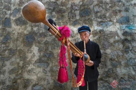 早安云南 葫芦笙响舞悠扬彝风彝韵风情浓 文化旅游 云桥网