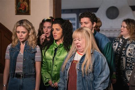 O que acontece na 3ª temporada e última da série Derry Girls na Netflix