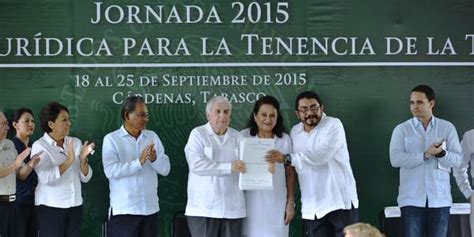 Inaugura el gobernador Arturo Núñez 53 obras y entrega 288 títulos de