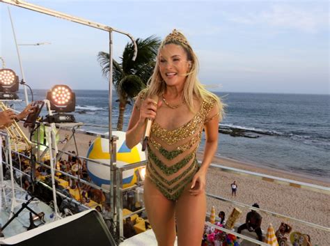 Claudia Leitte Abre O Carnaval De Salvador Ofuxico