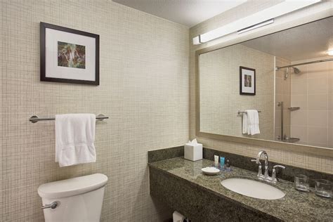 Crowne Plaza Portland-Lake Oswego, an IHG Hotel Lake Oswego, Oregon, US ...