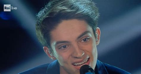 Virale Testo E Significato Della Canzone Di Matteo Romano A Sanremo 2022