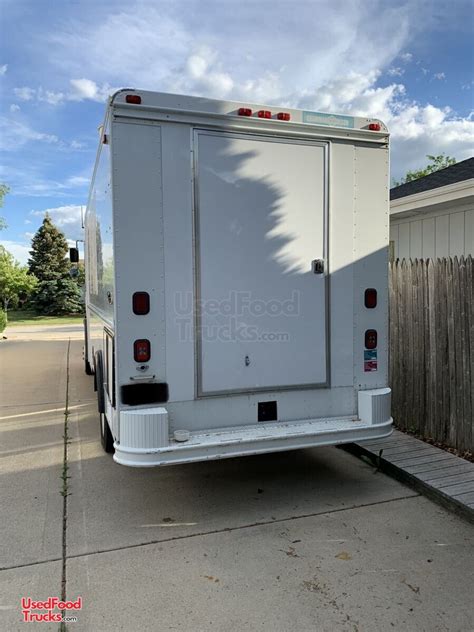 Turnkey Freightliner Grumman Olson 16 Stepvan Kitchen Food Truck