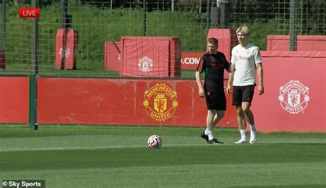 Rasmus Hojlunds Potential Man United Debut Date Revealed With The £72m