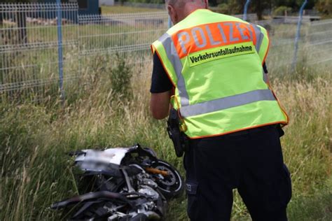 Update Motorradunfall In Mittelsachsen Fordert Drei Verletzte