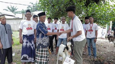 Aksi Sosial Relawan Orang Muda Ganjar Sumbang Hewan Kurban Untuk Warga