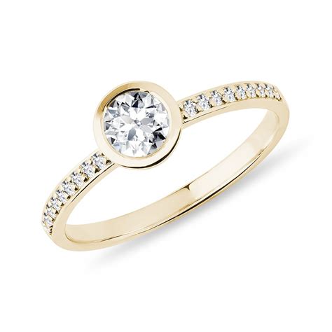 Bezel Diamond Engagement Ring in Gold | KLENOTA