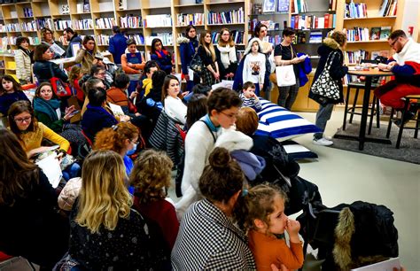 Photos Le Médecin Et écrivain Baptiste Beaulieu En Dédicace à Metz