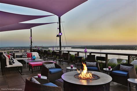 Best rooftop bars in America with great views and drinks