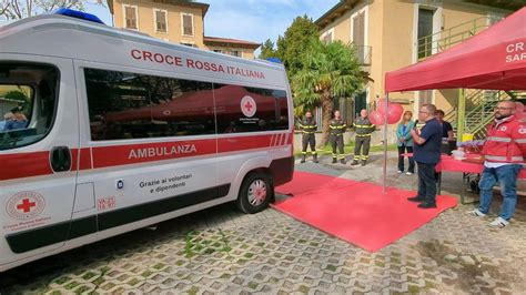 Saronno Inaugurata La Nuova Ambulanza Della Croce Rossa Con Una Dedica