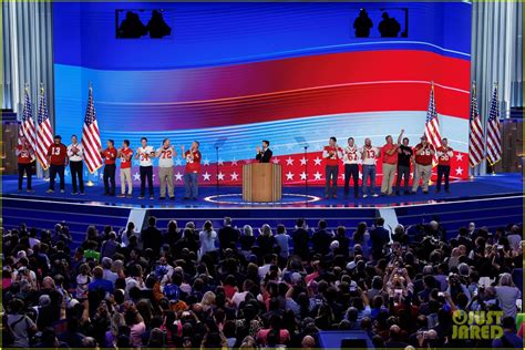 Tim Walzs Son Gus Breaks Down In Tears During Emotional Dnc Moment