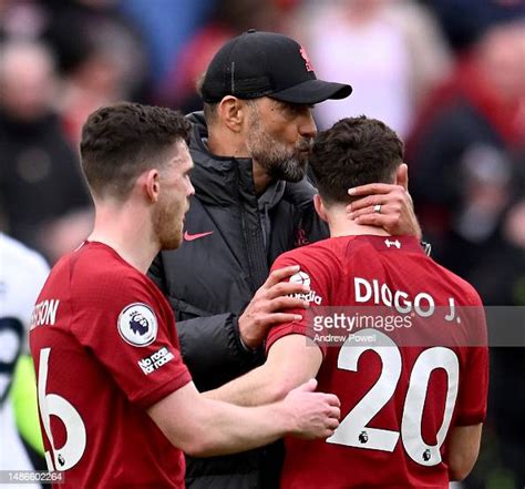 Jurgen Klopp Manager Of Liverpool Kissing Diogo Jota Of Liverpool At