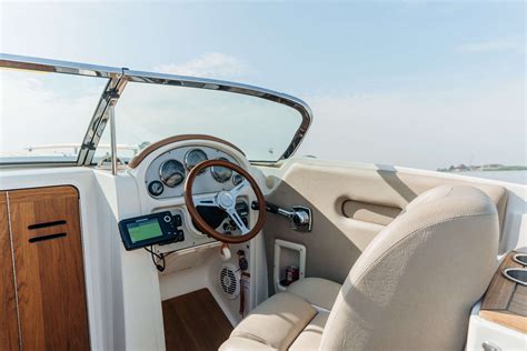 Chris Craft 25 Corsair Lengers Yachts Luxury Yacht Dealer Europe