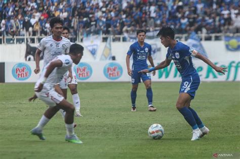 Arema FC Pinjamkan Dua Pemain Ke Klub Liga 2 ANTARA News