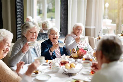 Top 10 Reasons To Move Into A Retirement Community