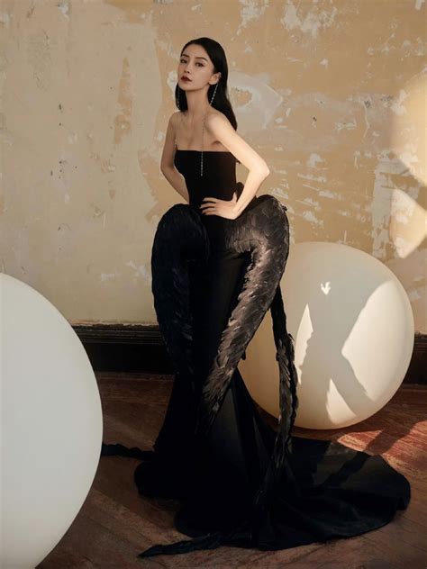 Lưu Diệc Phi bị chê béo và loạt ồn ào từ đêm hội hot nhất Trung Quốc