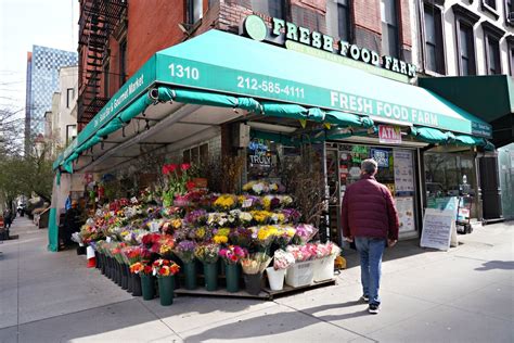 What's a Bodega? In New York, So Much More Than a Convenience Store ...