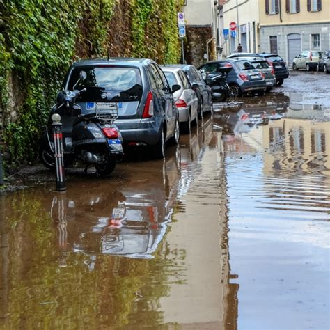 Estate Addio Forti Temporali E Trombe D Aria Al Centro Nord Operai