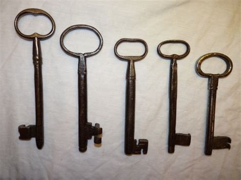 Five Very Large 1718th Century Antique Keys Catawiki