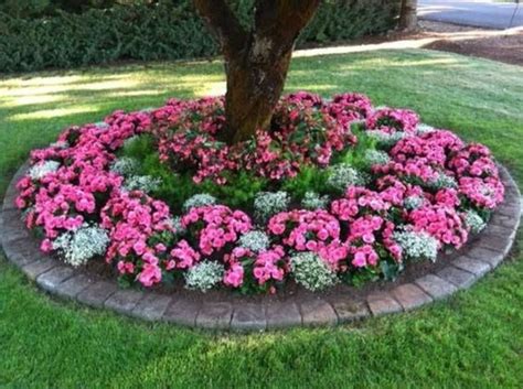 Adorable Flower Beds Ideas Around Trees To Beautify Your Yard 16 In 2020 Front Landscaping