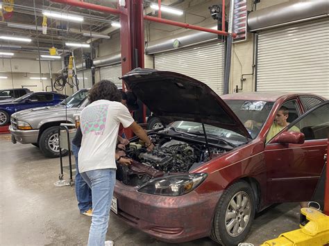 Auto Tech students take opportunities, gain experience – Best of SNO