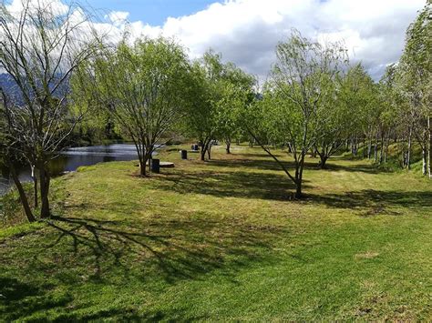 Champagne Campsite And Cottage Campily