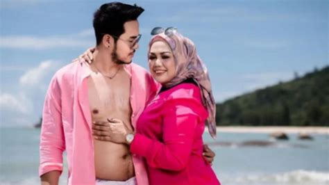 Elly Sugigi Bongkar Telah Bercerai Dengan Irwan Aher Usai Nikah Siri