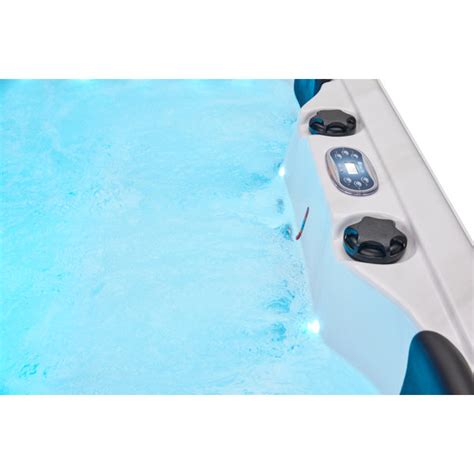 Luxury Spas Volt Person Social Person Jet Acrylic Square Hot Tub With Ozonator In