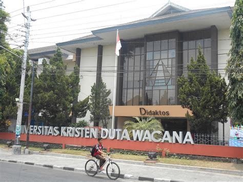 Biaya Kuliah Universitas Kristen Duta Wacana Homecare