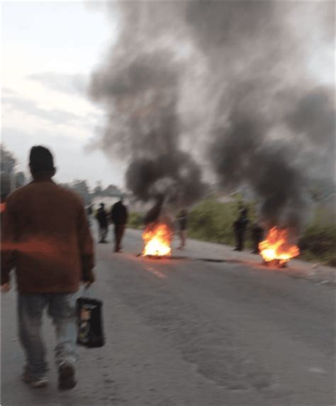 A la mala cierran carretera Orizaba Tehuacán hasta prendieron fuego