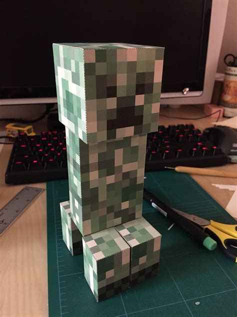 Minecraft Papercraft Giant Creeper