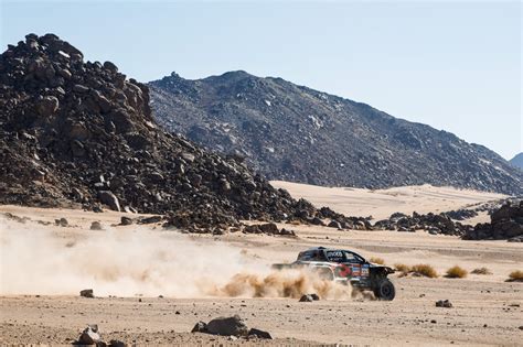 DAKAR 11ème étape Sébastien Loeb maudit perd plus dune heure et