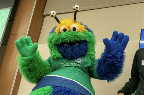 hartford athletic soccer club unveils franchises  mascot