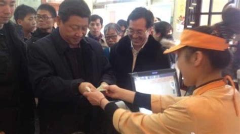 Photos Of Xi Jinping Eating At A Popular Beijing Restaurant Go Viral