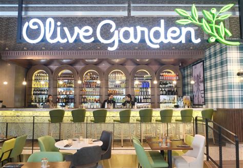 FIRST LOOK: Olive Garden Opens its First Restaurant in the Philippines ...