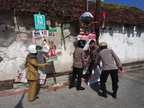 Kemantren Pakualaman Penertiban Apk Alat Peraga Kampanye Dan Aps