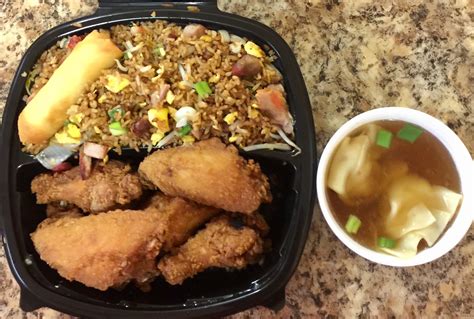 Fried Chicken Wings With Fried Rice