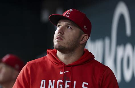 Angels News Former Nfl Star Shows Mike Trout Love And Says Hed Strike